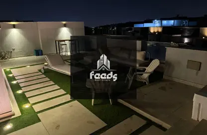 (بنتهاوس  (روف - 2 غرف نوم - 4 حمامات للبيع في جاليريا  مون فالى - المستثمرين الجنوبية - مدينة القاهرة الجديدة - القاهرة