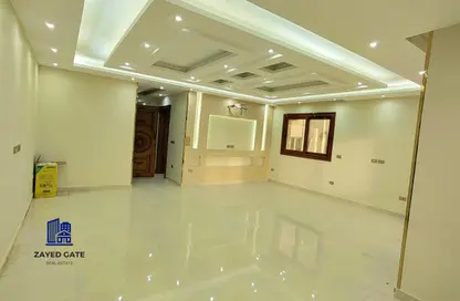 شقة - 3 غرف نوم - 2 حمامات للايجار في الحي السابع - الشيخ زايد - الجيزة