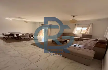 شقة - 3 غرف نوم - 3 حمامات للايجار في شارع اخناتون - الحي الخامس - التجمع الخامس - مدينة القاهرة الجديدة - القاهرة