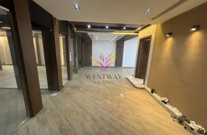 Office Space - Studio - 4 Bathrooms for rent in The portal - Beverly Hills - Sheikh Zayed Compounds - Sheikh Zayed City - Giza