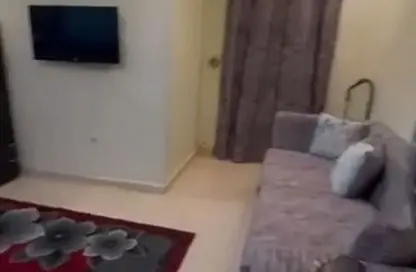 Apartment - 2 Bedrooms - 1 Bathroom for rent in Al Shabab St. - 17th District - Sheikh Zayed City - Giza