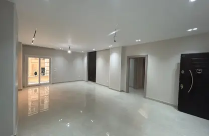 Apartment - 3 Bedrooms - 2 Bathrooms for rent in South Lotus - El Lotus - New Cairo City - Cairo