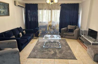 Apartment - 2 Bedrooms - 1 Bathroom for rent in Ahmed Heshmat St. - Zamalek - Cairo