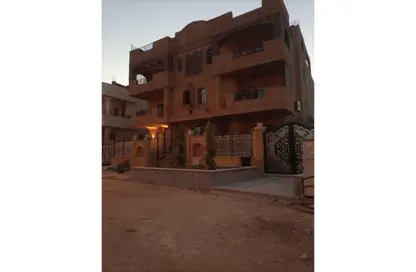 شقة - 3 غرف نوم - 2 حمامات للبيع في شارع يوسف صبري أبو طالب - الحي السابع - مدينة العبور - القليوبية