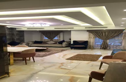 شقة - 3 غرف نوم - 2 حمامات للبيع في زايد ديونز كومبلكس - الحي السادس - الشيخ زايد - الجيزة