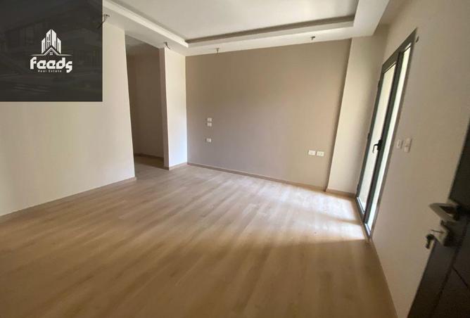 8221889 - Property Image 2