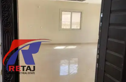 شقة - 2 غرف نوم - 2 حمامات للايجار في شارع دكتور ياسين عبد الغفار - المنطقة ج - حى جنوب الاكايمية - مدينة القاهرة الجديدة - القاهرة