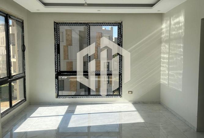 8082858 - Property Image 3