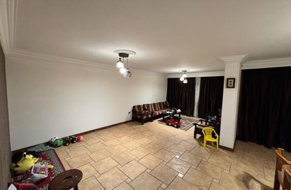 Apartment - 3 Bedrooms - 2 Bathrooms for sale in Hosny Othman St. - 8th Zone - Nasr City - Cairo
