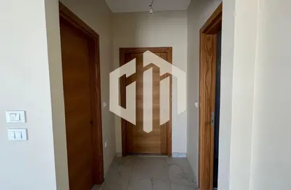 شقة - 3 غرف نوم - 3 حمامات للايجار في غرب الجولف - كمبوندات القطامية - القطامية - مدينة القاهرة الجديدة - القاهرة