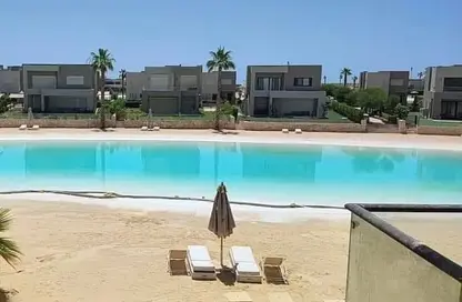 شاليه - 3 غرف نوم - 3 حمامات للبيع في ازها الساحل الشمالي - راس الحكمة - الساحل الشمالي