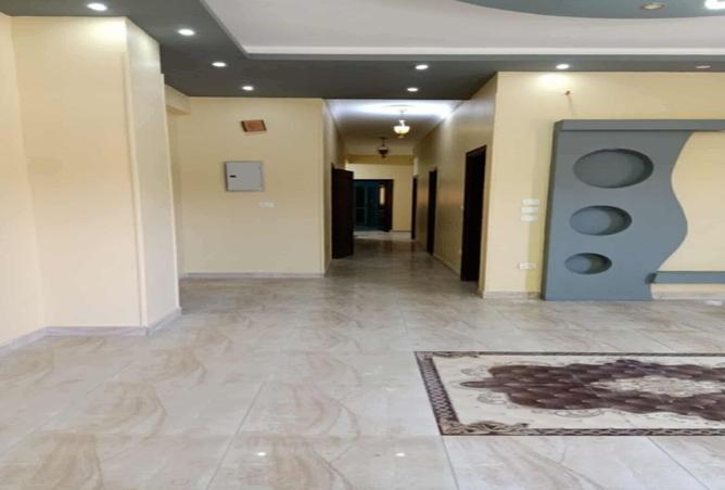 8300036 - Property Image 2