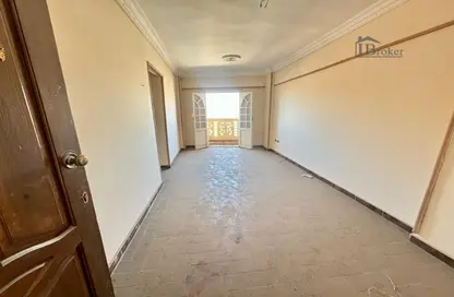 Apartment - 3 Bedrooms - 1 Bathroom for sale in Abdel Salam Aref St. - Saraya - Sidi Beshr - Hay Awal El Montazah - Alexandria