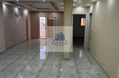 شقة - 3 غرف نوم - 1 حمام للبيع في كامب شيزار - حي وسط - الاسكندرية شقة - 3 غرف نوم - 1 حمام للبيع في كامب شيزار - حي وسط - الاسكندرية