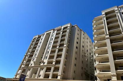 Apartment - 3 Bedrooms - 3 Bathrooms for sale in Madkhal Sharkt Al Nakhl Wa Al Handasa St. - Smouha - Hay Sharq - Alexandria