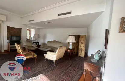 Apartment - 4 Bedrooms - 3 Bathrooms for sale in Ibn Zinky St. - Zamalek - Cairo