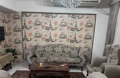 شقة - 3 غرف نوم - 2 حمامات للبيع في شارع ذاكر حسين - الحديقة الدولية - الحي السابع - مدينة نصر - القاهرة