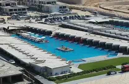 فيلا - 2 غرف نوم - 3 حمامات للبيع في دايركشن وايت - راس الحكمة - الساحل الشمالي