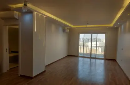Apartment - 1 Bedroom - 2 Bathrooms for sale in Hyde Park - 5th Settlement Compounds - The 5th Settlement - New Cairo City - Cairo