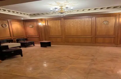 Apartment - 3 Bedrooms - 3 Bathrooms for sale in Shooting Club Street - Dokki - Giza