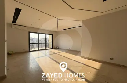 شقة - 2 غرف نوم - 2 حمامات للايجار في ذا كورت ياردز - كمبوندات الشيخ زايد - الشيخ زايد - الجيزة