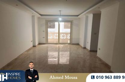 شقة - 3 غرف نوم - 2 حمامات للايجار في سموحة - حي شرق - الاسكندرية