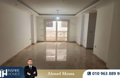 شقة - 3 غرف نوم - 2 حمامات للايجار في سموحة - حي شرق - الاسكندرية