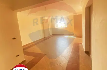 Apartment - 3 Bedrooms - 2 Bathrooms for rent in Smouha Square - Smouha - Hay Sharq - Alexandria