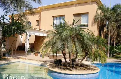 فيلا - 4 غرف نوم - 3 حمامات للبيع في الجزيرة 1 - الحي الرابع - الشيخ زايد - الجيزة