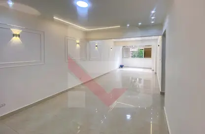 Apartment - 3 Bedrooms - 2 Bathrooms for sale in Al Soyoof St. - Seyouf - Hay Awal El Montazah - Alexandria