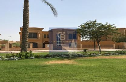 Townhouse - 4 Bedrooms - 4 Bathrooms for sale in Royal Meadows - Sheikh Zayed Compounds - Sheikh Zayed City - Giza
