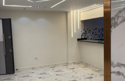 Apartment - 2 Bedrooms - 1 Bathroom for sale in Degla Palms - Al Wahat Road - 6 October City - Giza
