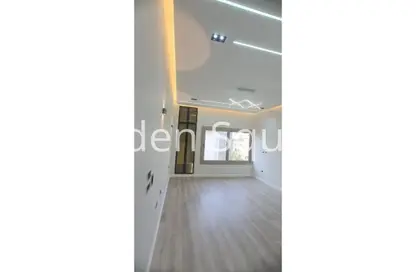 شقة - 2 غرف نوم - 2 حمامات للايجار في جاليريا  مون فالى - المستثمرين الجنوبية - مدينة القاهرة الجديدة - القاهرة