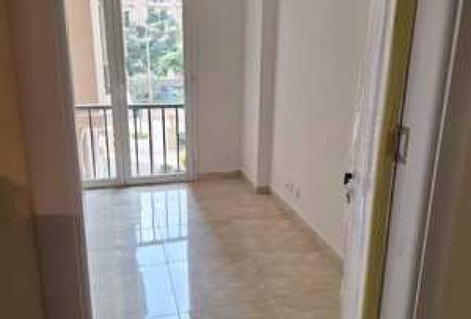 Elegant 1st Floor Apartment for Rent in Hyde Park