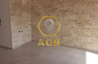 شقة - 3 غرف نوم - 2 حمامات للبيع في الحي الخامس - مدينة العبور - القليوبية
