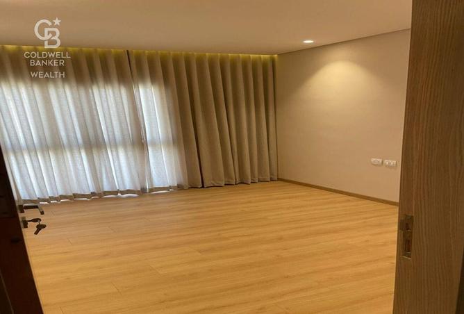 8284700 - Property Image 2