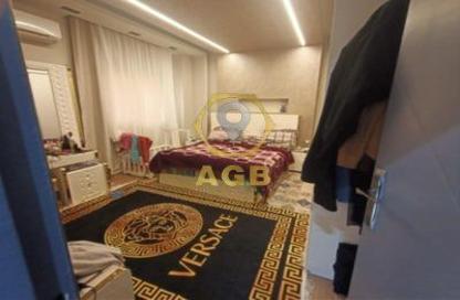 دوبلكس - 4 غرف نوم - 2 حمامات للبيع في المنطقة الخامسة - مدينة الشروق - القاهرة