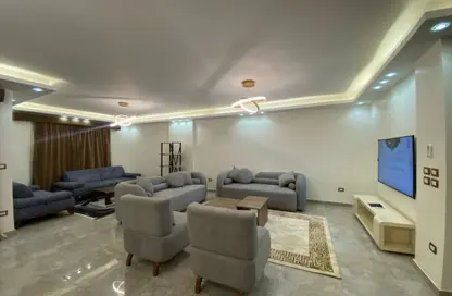 شقة - 3 غرف نوم - 3 حمامات للايجار في شارع محمد طلعت سالم - المنطقة الأولى - مدينة نصر - القاهرة