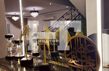 فيلا - 7 غرف نوم - 4 حمامات للبيع في الصفوة - محور 26 يوليو - مدينة 6 أكتوبر - الجيزة