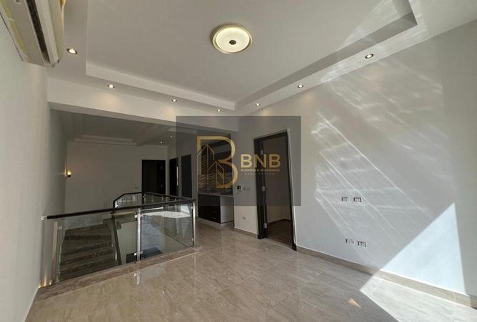 8182435 - Property Image 3