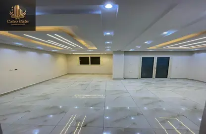 Apartment - 3 Bedrooms - 3 Bathrooms for sale in Al Hekma St. - Sheikh Zayed City - Giza