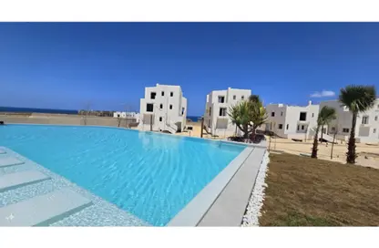 Chalet - 2 Bedrooms - 2 Bathrooms for sale in Jefaira - Ras Al Hekma - North Coast