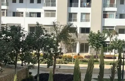 Apartment - 3 Bedrooms - 3 Bathrooms for sale in Hyde Park - New Cairo City - Cairo