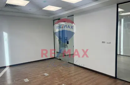 Office Space - Studio - 2 Bathrooms for rent in Hyde Park - 5th Settlement Compounds - The 5th Settlement - New Cairo City - Cairo