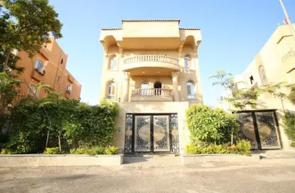 Villa - 5 Bedrooms - 4 Bathrooms for sale in 7th District - Sheikh Zayed City - Giza