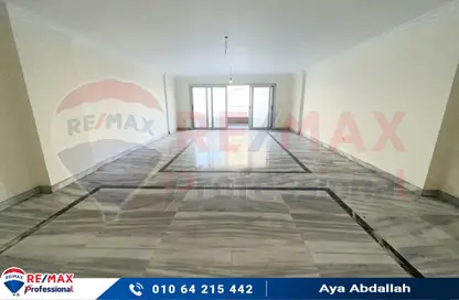 Apartment - 3 Bedrooms - 3 Bathrooms for rent in Al Ekbal St. - Laurent - Hay Sharq - Alexandria Apartment - 3 Bedrooms - 3 Bathrooms for rent in Al Ekbal St. - Laurent - Hay Sharq - Alexandria