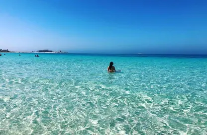 شاليه - 3 غرف نوم - 3 حمامات للبيع في نايا باي - راس الحكمة - الساحل الشمالي