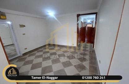 Apartment - 3 Bedrooms - 1 Bathroom for sale in Shayboub St. - Cleopatra - Hay Sharq - Alexandria