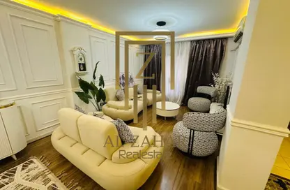 Apartment - 2 Bedrooms - 1 Bathroom for rent in El Rehab Extension - Al Rehab - New Cairo City - Cairo