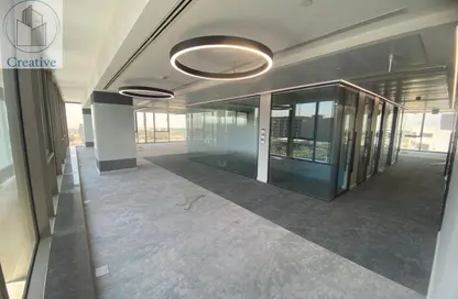 مساحات مكتبية - استوديو - 8 حمامات للبيع في 5 اي لواترواي - الطريق الدائري - التجمع الخامس - مدينة القاهرة الجديدة - القاهرة